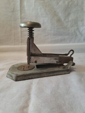 Ancienne agrafeuse de bureau