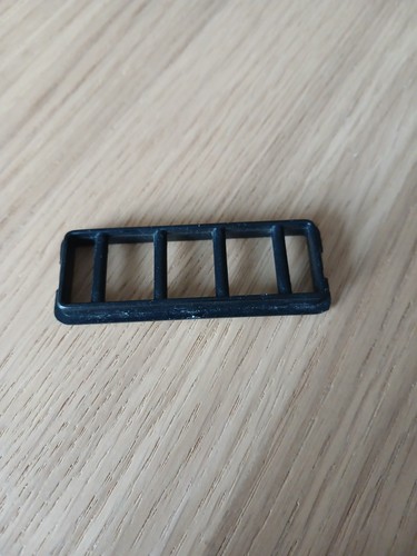 Grille fenétre vehicule - /,