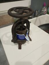 PRESSE AGRUME OU JUS DE VIANDE