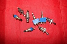 LOT DE BOUTONS POUSSOIRS ET AUTRES POUR COMMANDE RESEAU TRAIN ELECTRIQUE