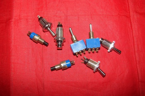 Lot boutons poussoirs et - lot,