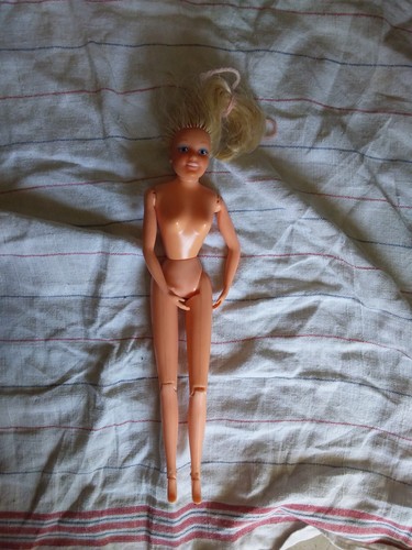 Poupée style barbie