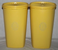 2x Vintage Tupperware Daffodil