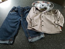 TED BAKER JEANS 9-12M + CHEMISE À CAPUCHE TED BAKER 12-18M