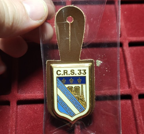 128 pucelle insigne - /,