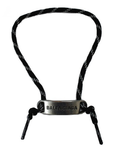 Bracelet plaque logo