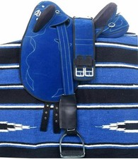 Selle en daim synthétique de stock australien avec ensemble assorti.