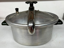 Ancienne super  Cocotte Minute Seb Aluminium 10 Litres Ovale  Série DO Verte