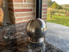 Saupoudreuse  Ercuis . métal argenté Boule Sphère Art Déco 1930. Luc Lanel
