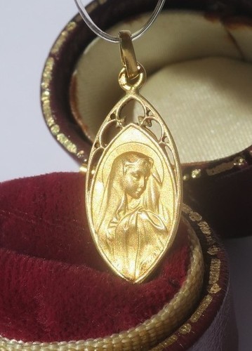 Petite médaille pendentif
