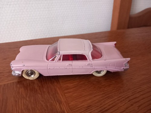 Dinky toys chrysler - dinky, saratoga