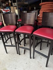 lot de 10 tabourets de bar bois et simili rouge en parfait état