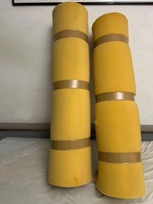 ? Deux blocs de mousse épaisse – couchage d’appoint / bricolage