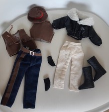 Lot 10 pièces vêtements bottes chapeau années 80 Barbie Ken