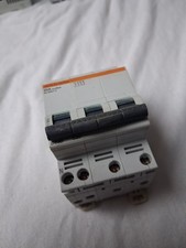 Disjoncteur Triphasé 20A