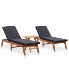 2 CHAISES LONGUES TRESSEES RESINE NOIRE ET TABLE BOIS D'ACACIA