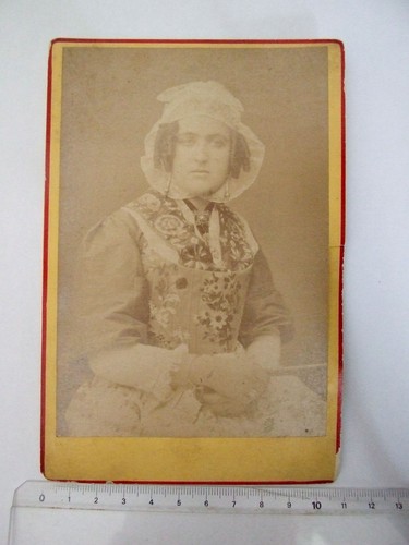 Photo une arlésienne - photo, d'une