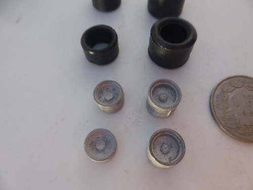 White metal wheels - white,