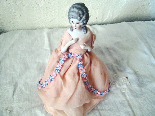 Ancienne demi figurine poupee - demi,