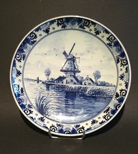 Assiette  Murale en porcelaine Delft - Holland, signee, decor moulin