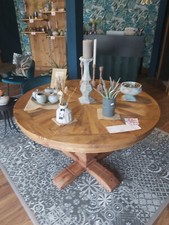 Très belle table en bois massif Orme neuve