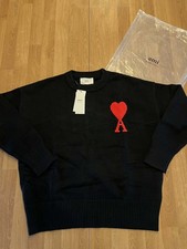 Pull Ami noir et cœur rouge