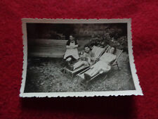 PHOTO VINTAGE ANCIENNE FAMILLE SIESTE CHIEN REPOS CHAISE LONGUE