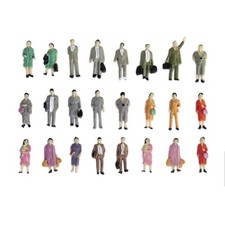 Lot de 24 figurines de train