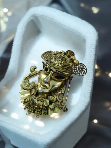Broche vintage masque
