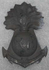 Insigne de casque  Adrian  infanterie coloniale   modèle 15  1ere guerre 