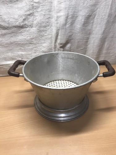 Ancienne passoire aluminium - passoire,
