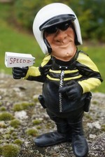 01477006  FIGURINE STATUETTE