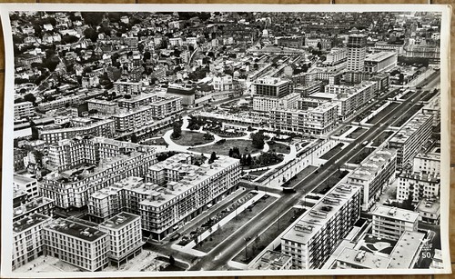 Ancienne photographie - 🏣,