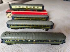 Lot de 4 voitures voyageurs