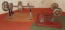 2 anciens jouets pour machine à vapeur centre usinage marteau pilon et poulies