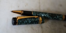 STYLO ROLLER PARKER DUOFOLD EN RESINE VERTE MARBREE & PL. OR 18 CARATS - RARE