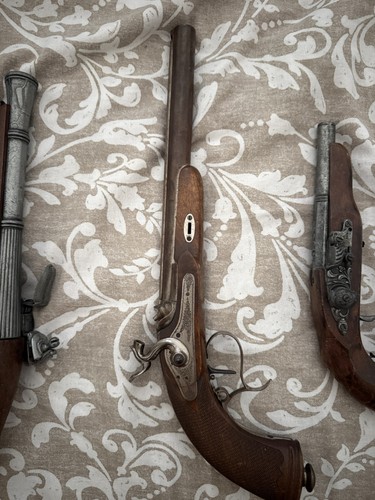 Lot pistolets à - 5,