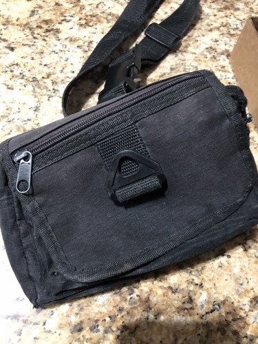Used zipper fanny - used,