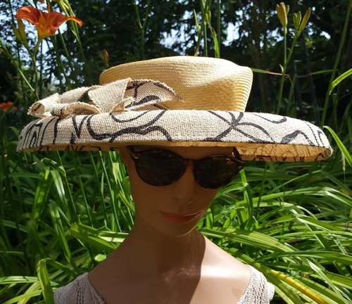Grand chapeau cérémonie - grand,