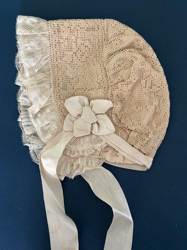 Charmant Bonnet Ancien Jeune