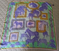 Superbe Foulard Atelier