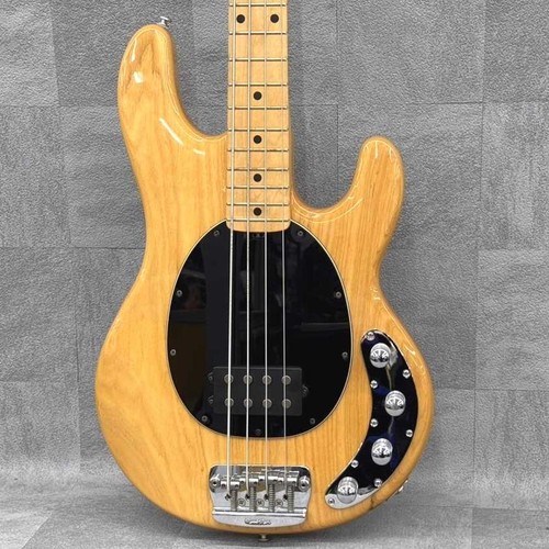 Ernie ball musicman stingray - ernie,