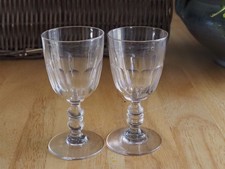 2 ANCIENS VERRES BACCARAT  MODELE TULIPE. HAUT 12 CM.BUVANT 5,9 CM. 19 EME. TBE