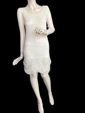 Très joli dessous robe - très,