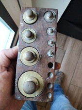 Boite de 12 poids en laiton de