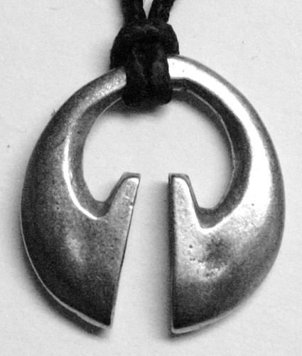 Tribal design pendant open - tribal, ("