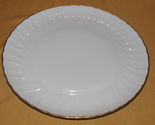 Plat rond plat en porcelaine