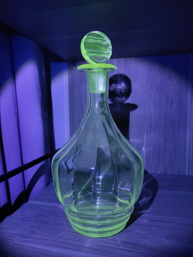 Ancienne carafe en - , verre