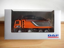 Camion à benne basculante