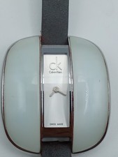 CALVIN KLEIN LADIES WATCH Pierre Blanc #K2E236 Pile Bon Bracelet Longue 